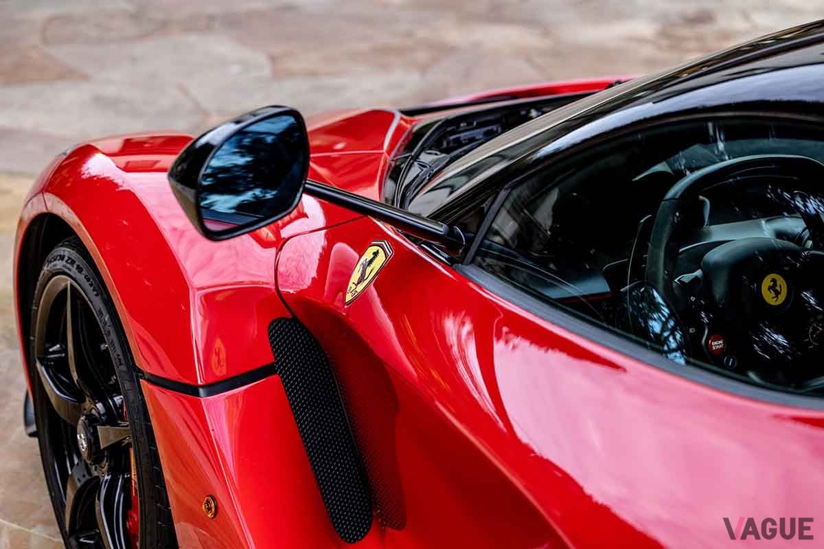 オークションに出品され高値落札された2015年式フェラーリ「ラ・フェラーリ」Michael Alan Ross(c)2026 Courtesy of RM Sotheby's