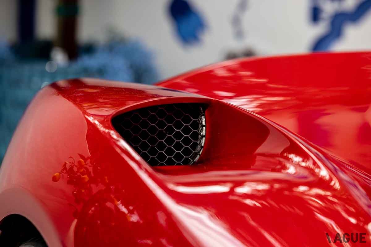 オークションに出品され高値落札された2015年式フェラーリ「ラ・フェラーリ」Michael Alan Ross(c)2026 Courtesy of RM Sotheby's