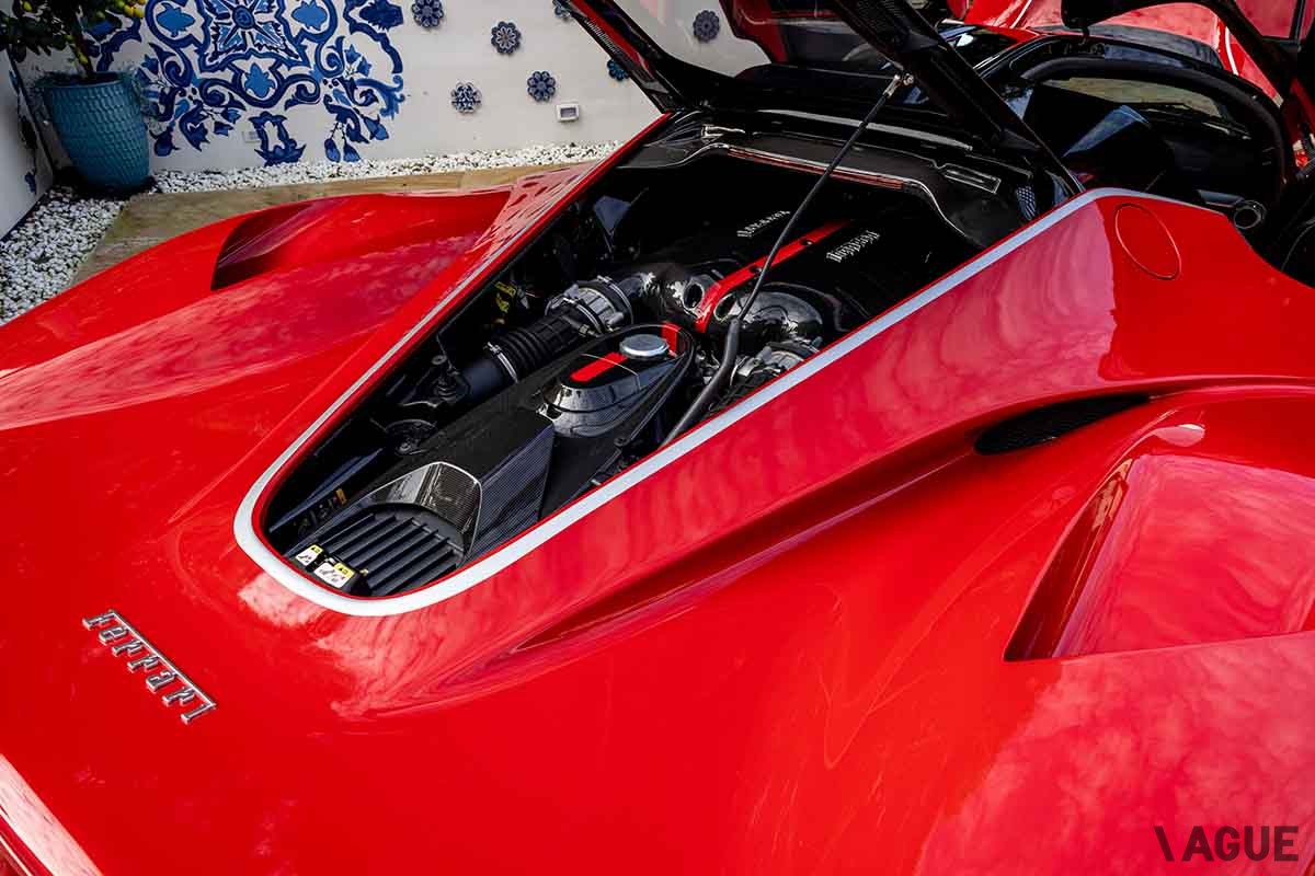 オークションに出品され高値落札された2015年式フェラーリ「ラ・フェラーリ」Michael Alan Ross(c)2026 Courtesy of RM Sotheby's