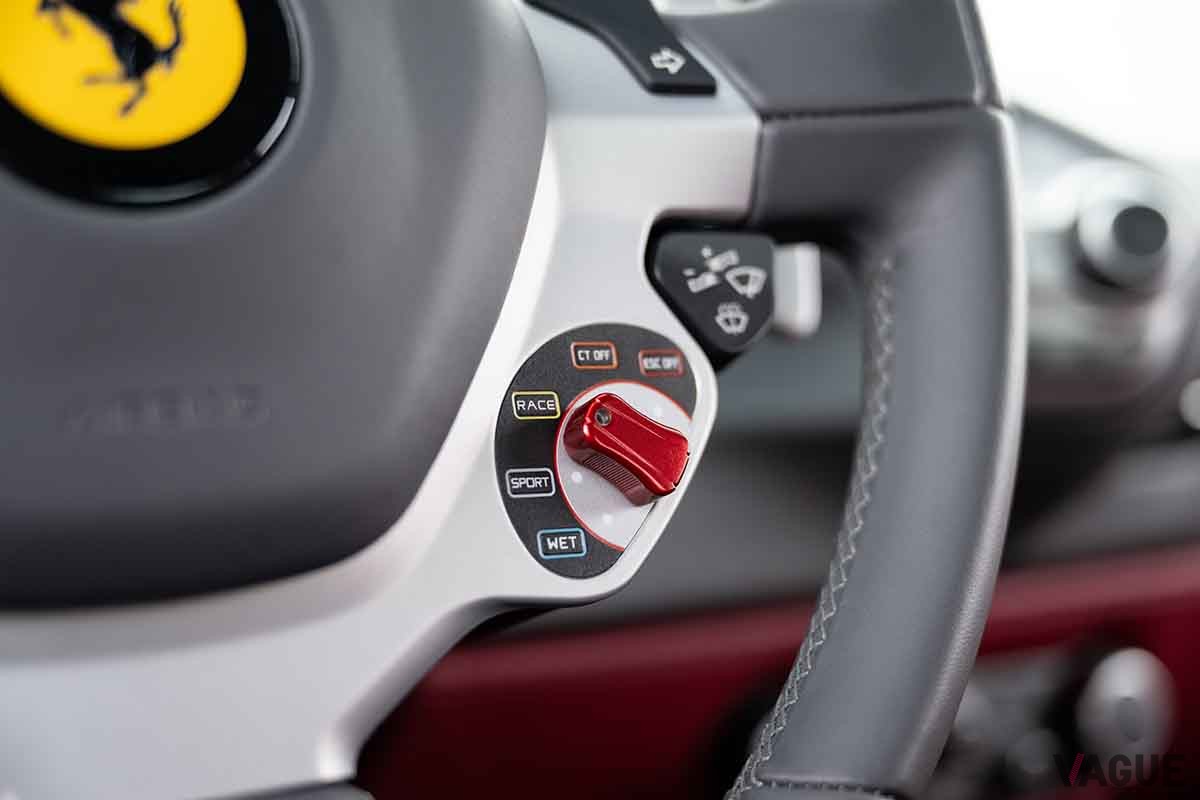 オークションに出品予定の2018年式フェラーリ「488GTB 70周年記念モデル」Nathan LeachーProffer(c)2026 Courtesy of RM Sotheby's