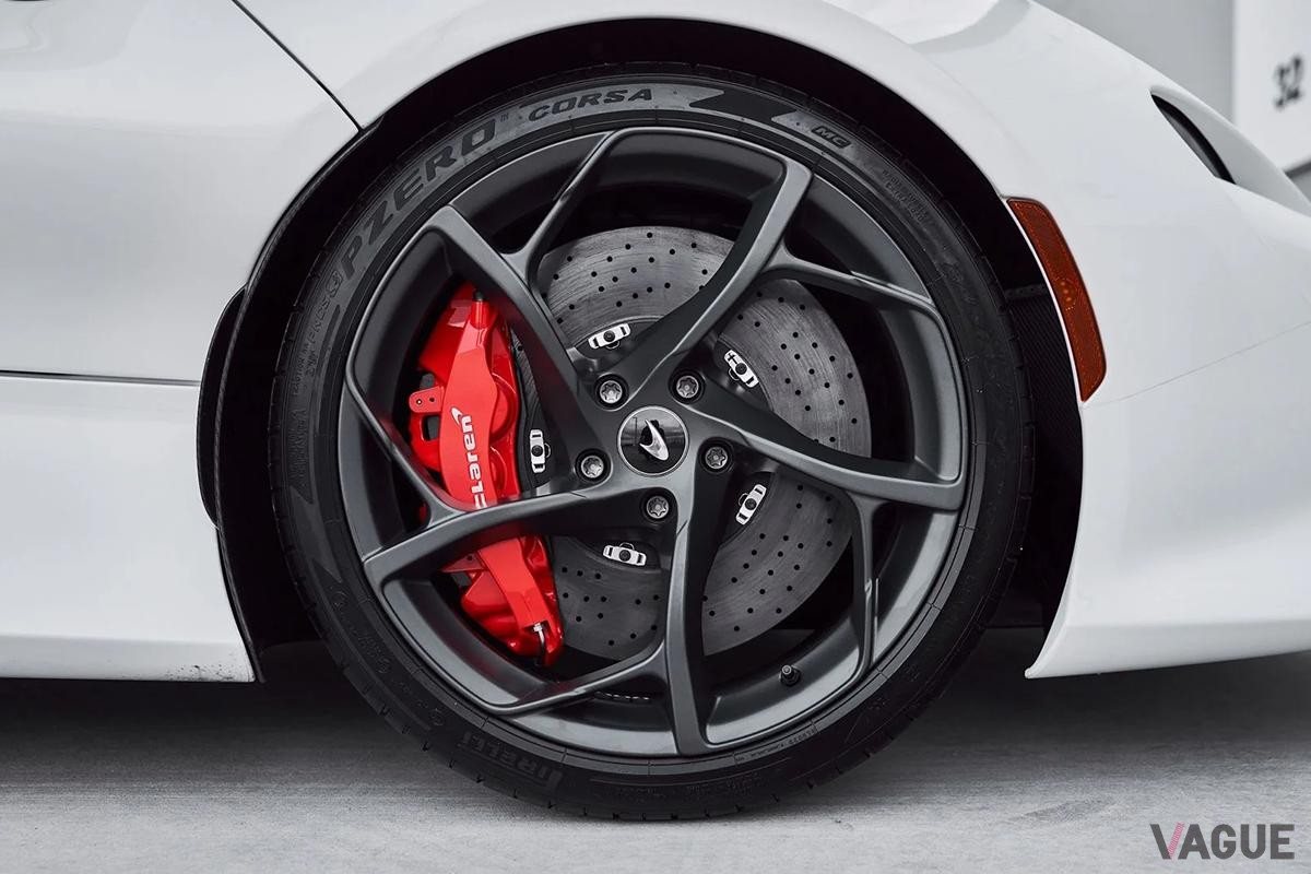 オークションに出品される予定の2021年式マクラーレン「エルバ」(c)BROAD ARROW Auctions