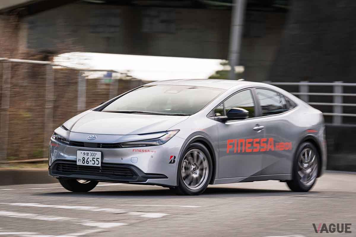 ブリヂストンの新タイヤ「フィネッサHB01」を装着したトヨタ・プリウス