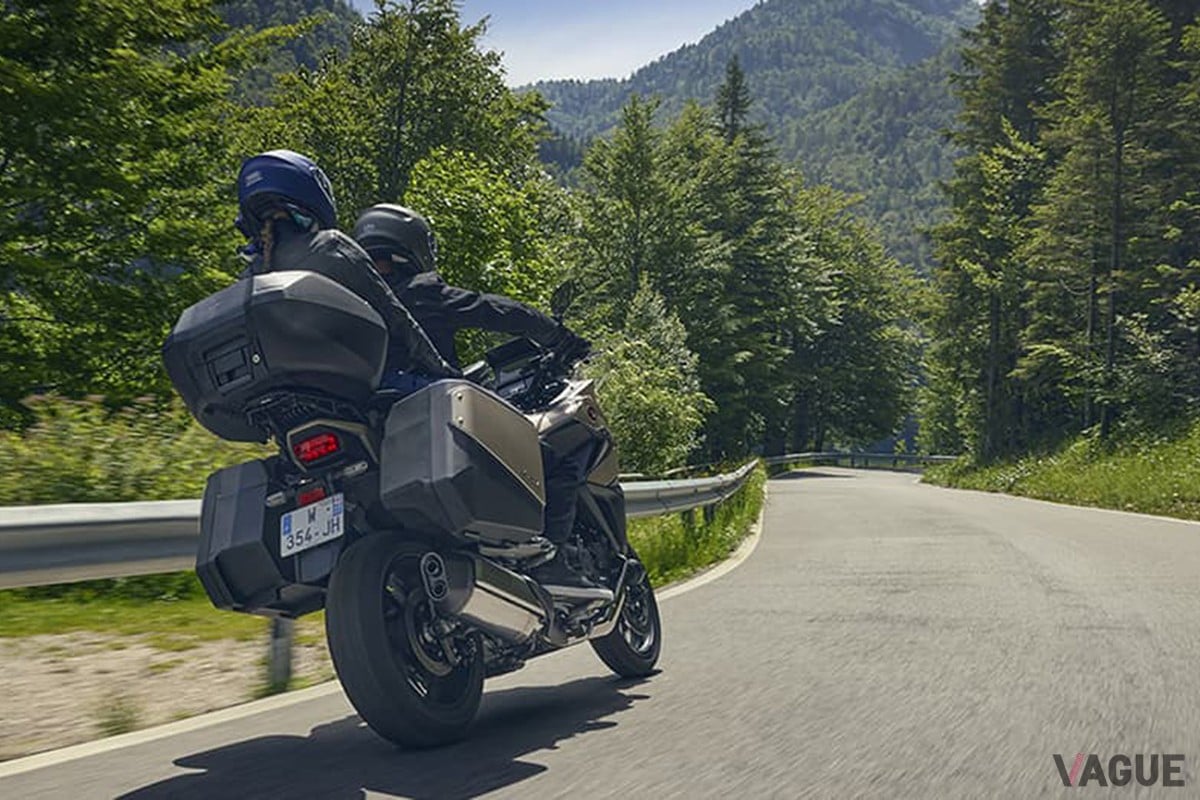 ホンダ「NT1100」
