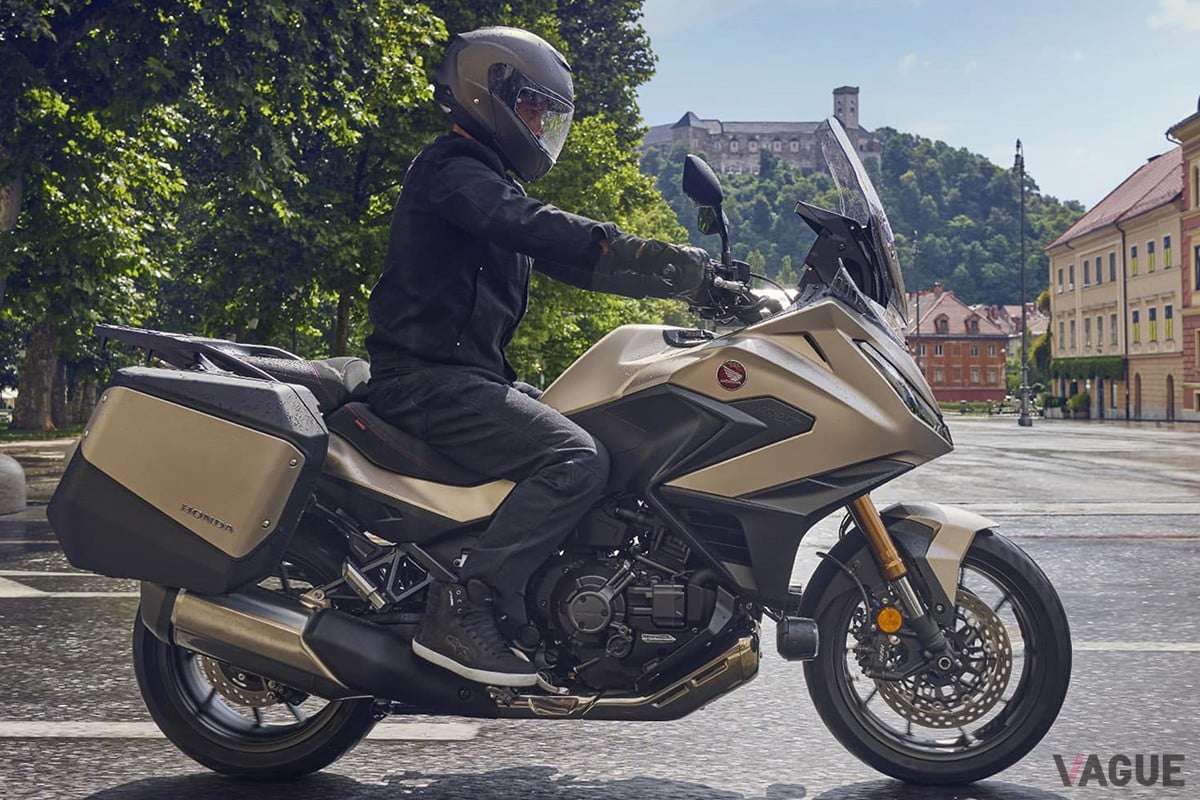 ホンダ「NT1100」