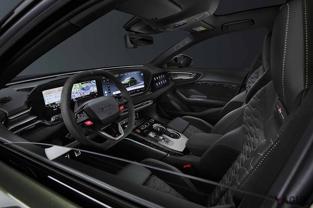 世界初公開されたアウディ「RS5セダン」のインテリア