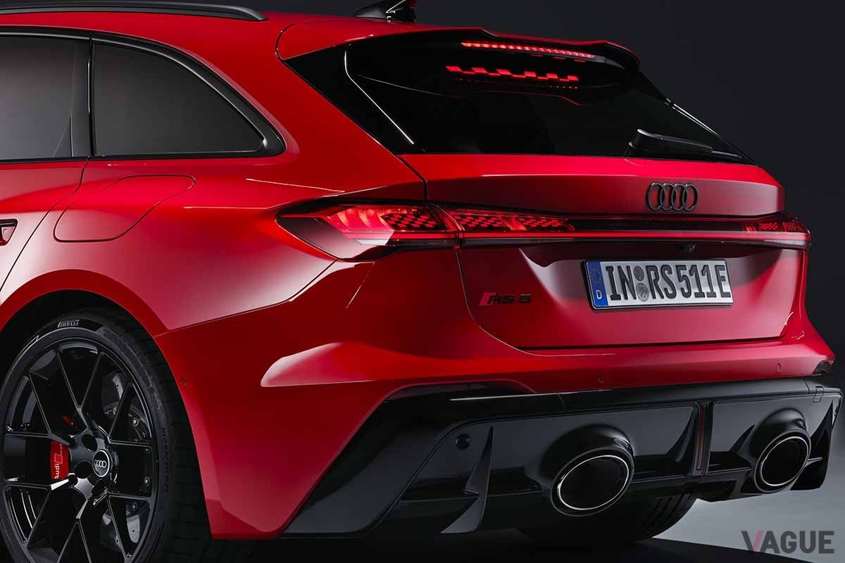 世界初公開されたアウディ新型「RS5アバント」