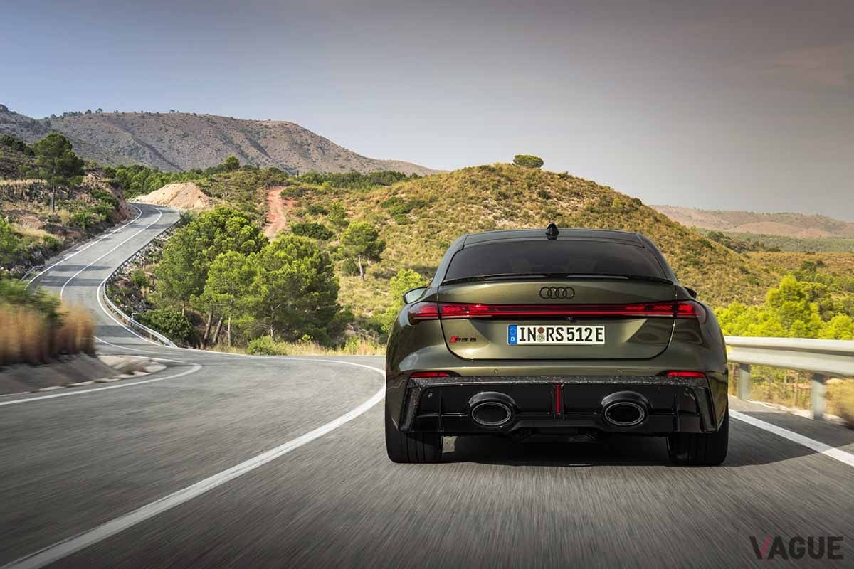世界初公開されたアウディ新型「RS5セダン」