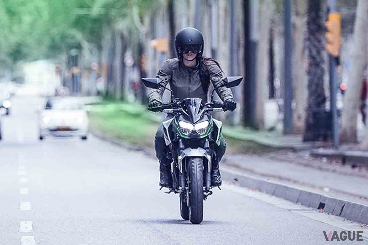 カワサキ「Z e-1」