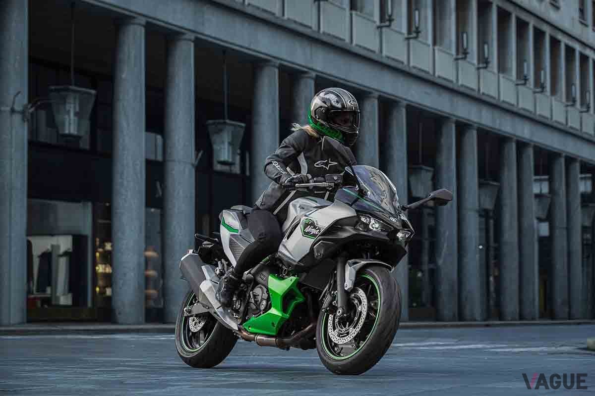 カワサキ「ニンジャ7ハイブリッド」