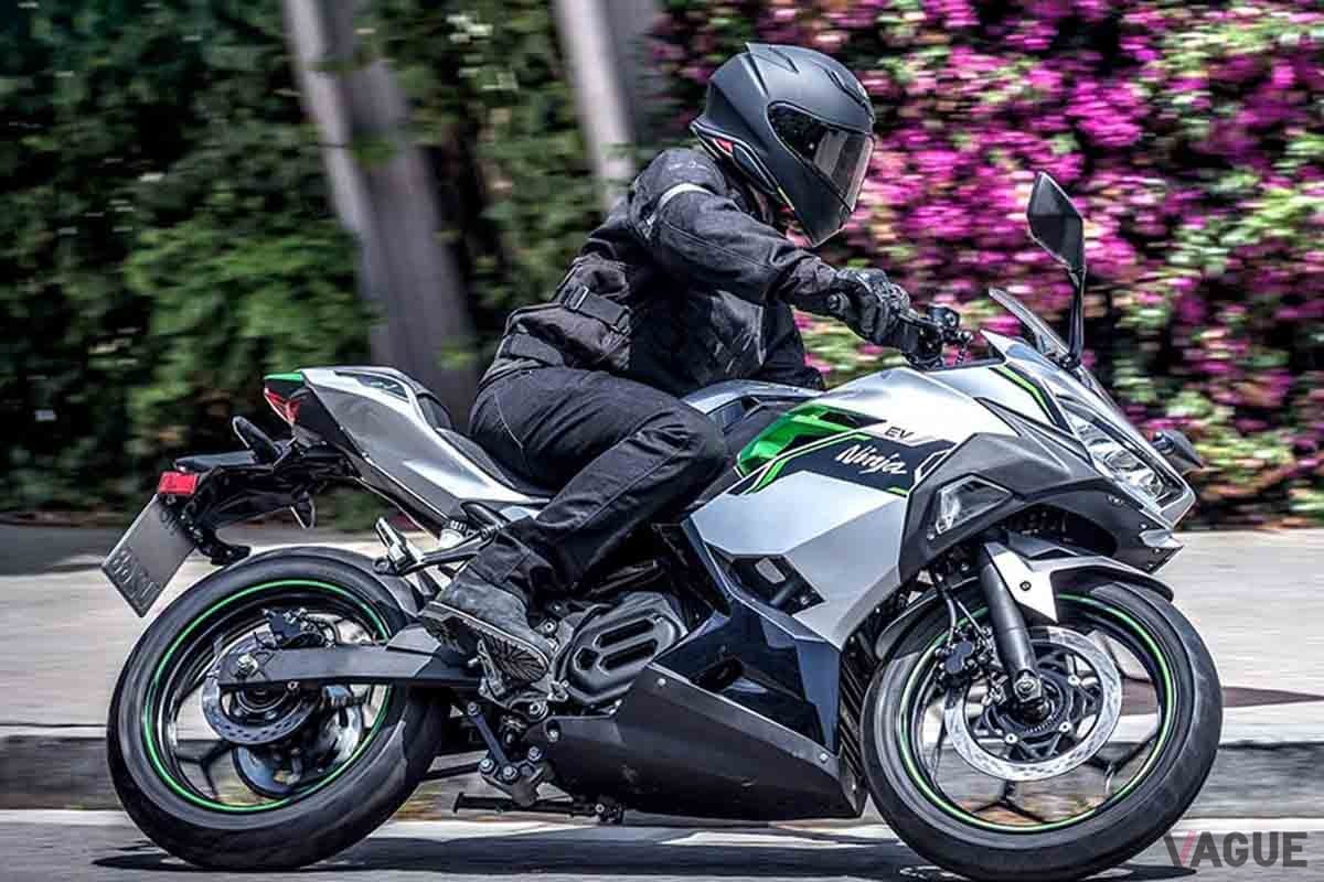 カワサキ「ニンジャe-1」