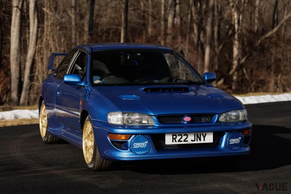 オークションで落札された1998年式スバル「インプレッサ 22B STi」