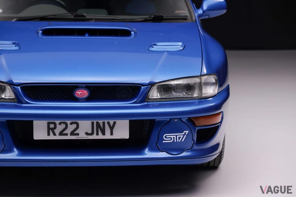 オークションで落札された1998年式スバル「インプレッサ 22B STi」