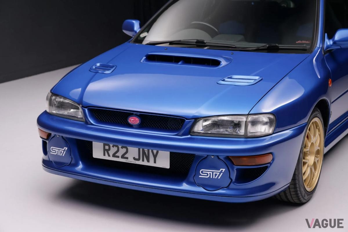オークションで落札された1998年式スバル「インプレッサ 22B STi」