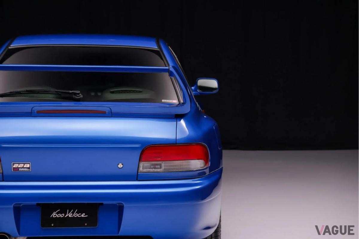 オークションで落札された1998年式スバル「インプレッサ 22B STi」