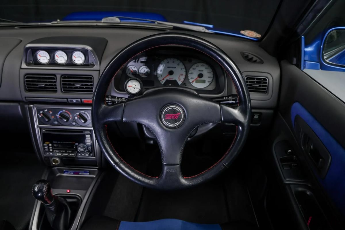 オークションで落札された1998年式スバル「インプレッサ 22B STi」