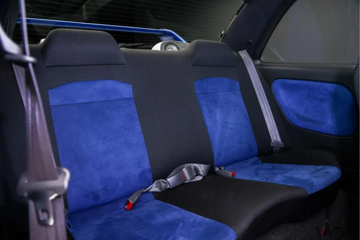 オークションで落札された1998年式スバル「インプレッサ 22B STi」