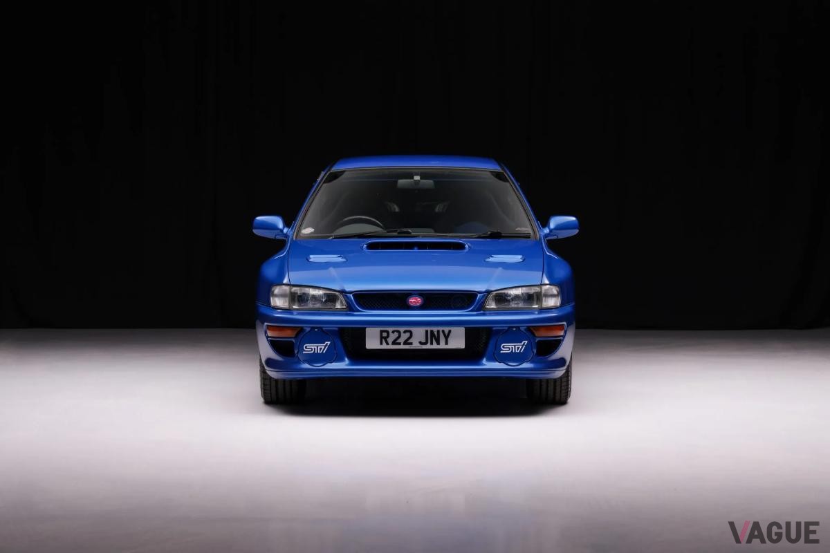 オークションで落札された1998年式スバル「インプレッサ 22B STi」