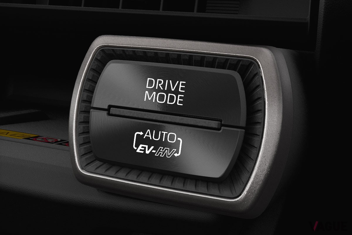 トヨタ「RAV4」PHEVの走行モードセレクトスイッチ