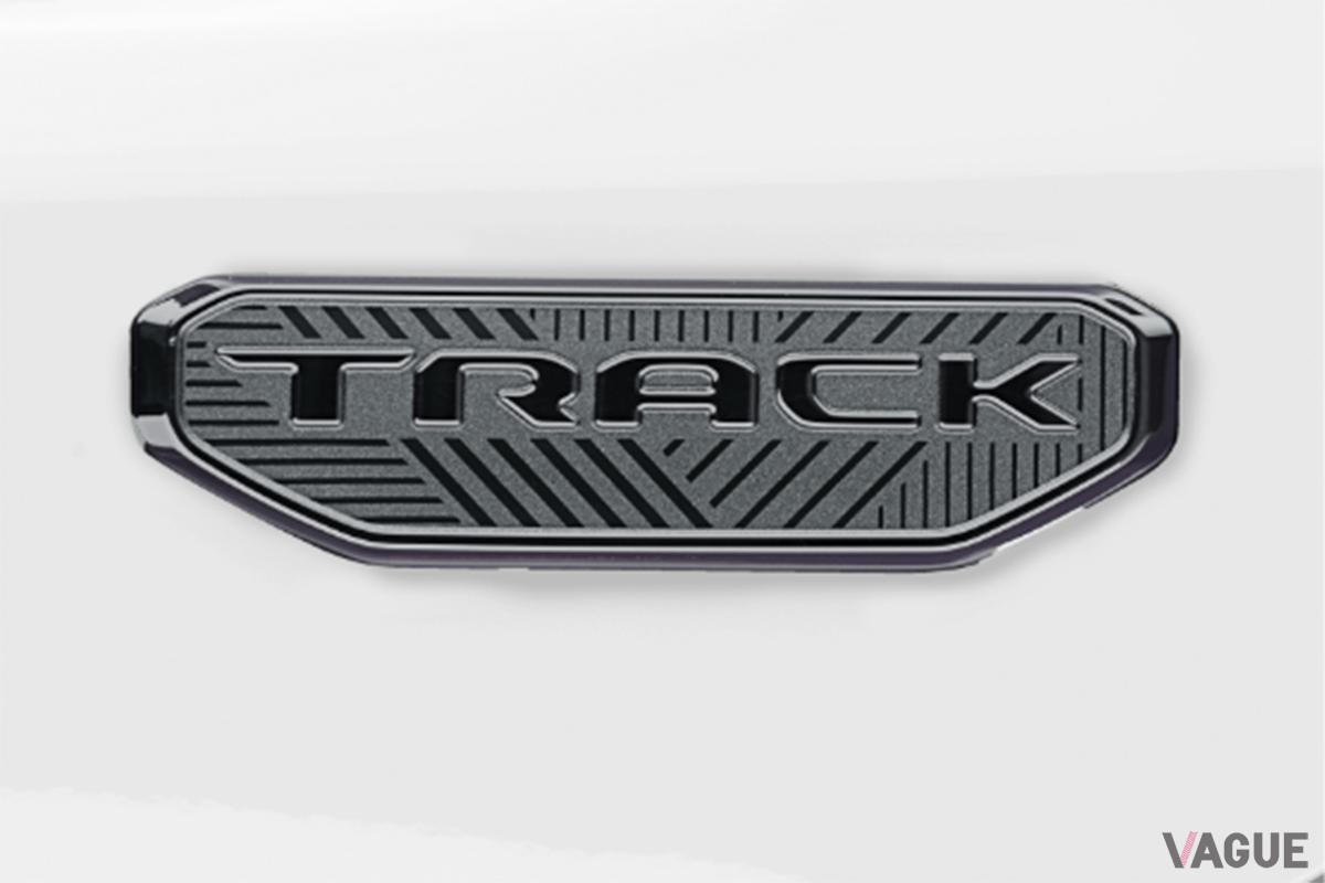 100台限定のジープ「コンパストラックエディション」