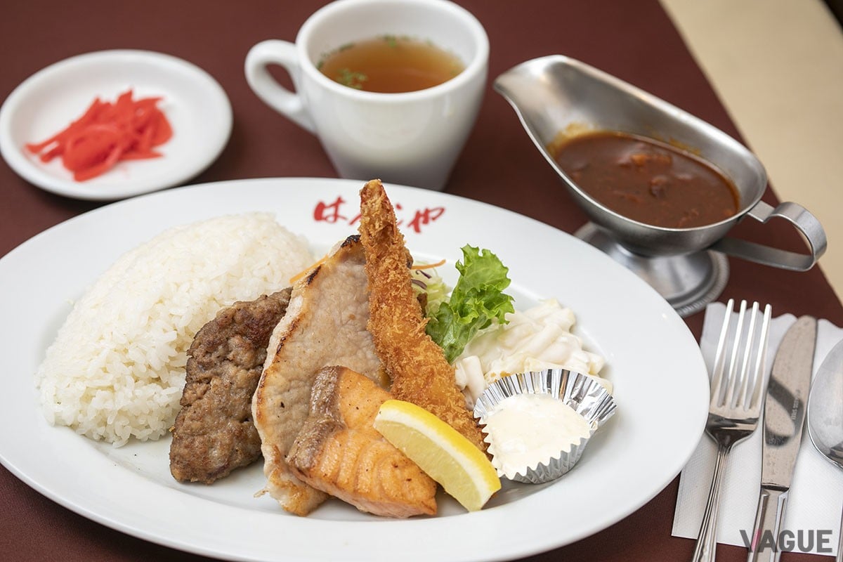 昭和のプレート1680円。いろんなおかずが一皿に載っている夢のメニュー