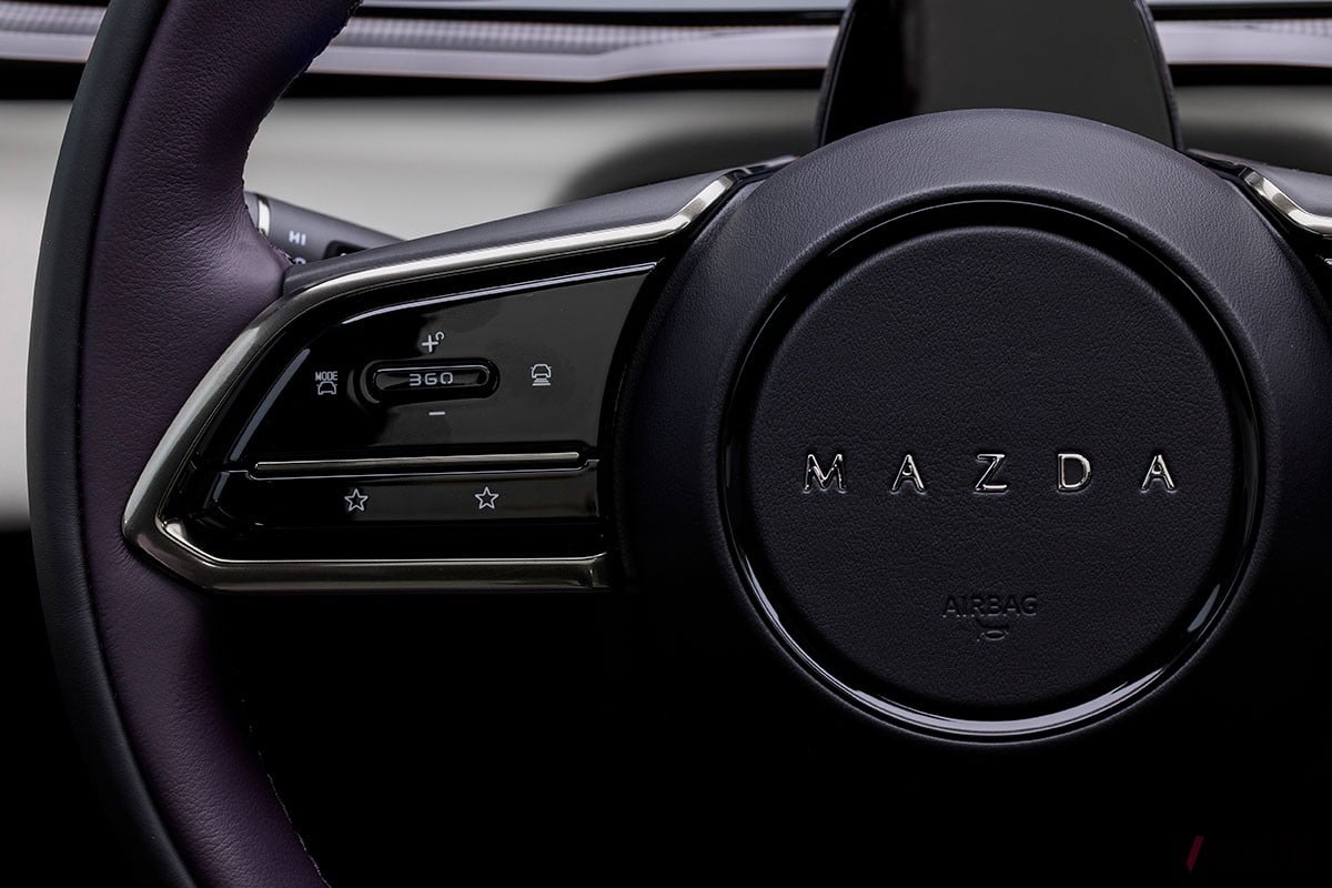 マツダ「CX-6e」