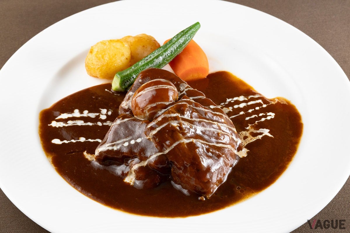 ビーフシチュー4800円。肉の美味しさ、ソースの深み、全てが完璧！