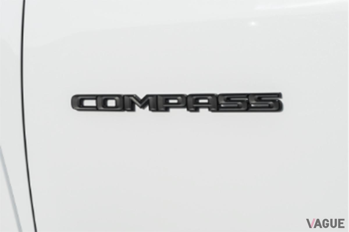 100台限定のジープ「コンパストラックエディション」