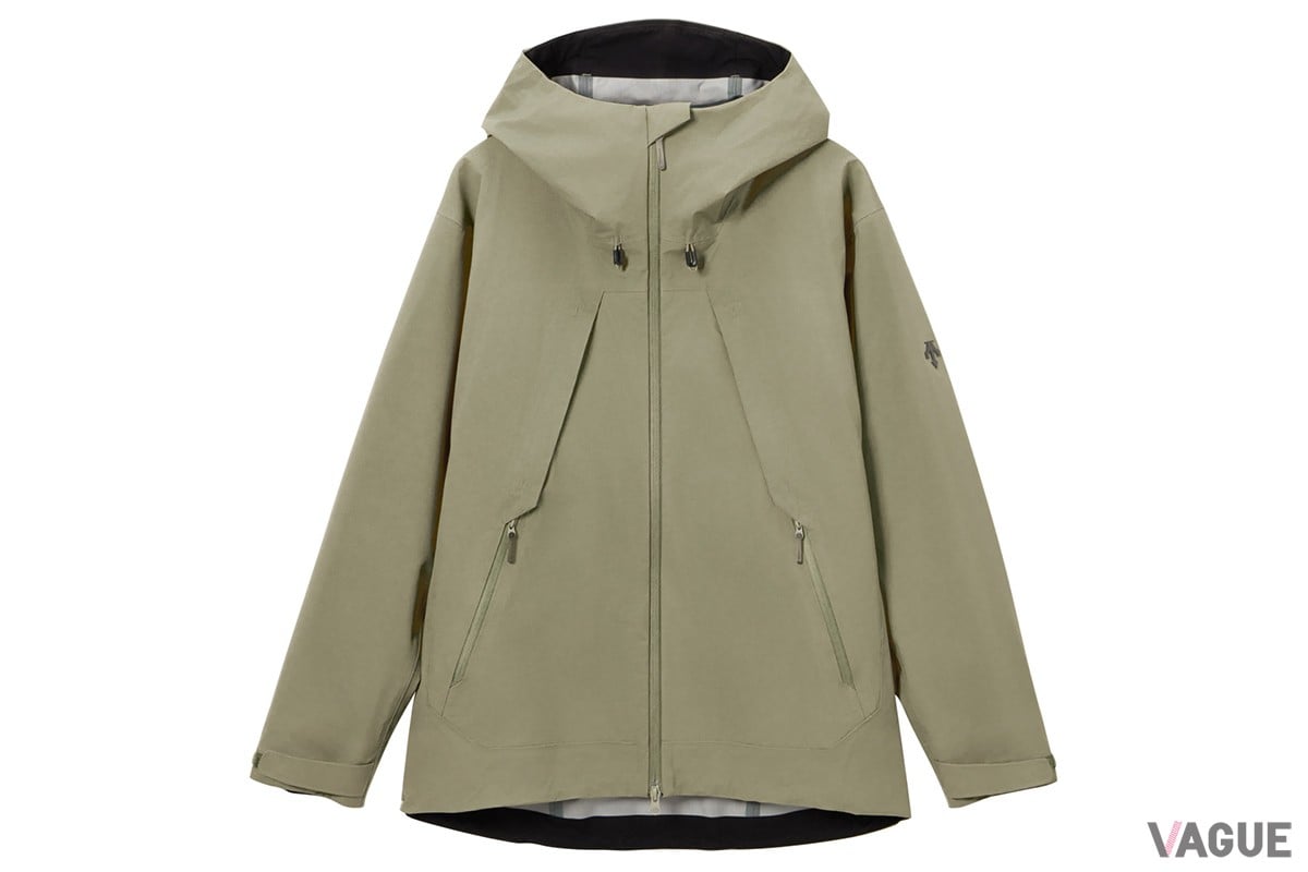 まさに反則級のスペック！ デサントの“全地形対応シェルジャケット”が