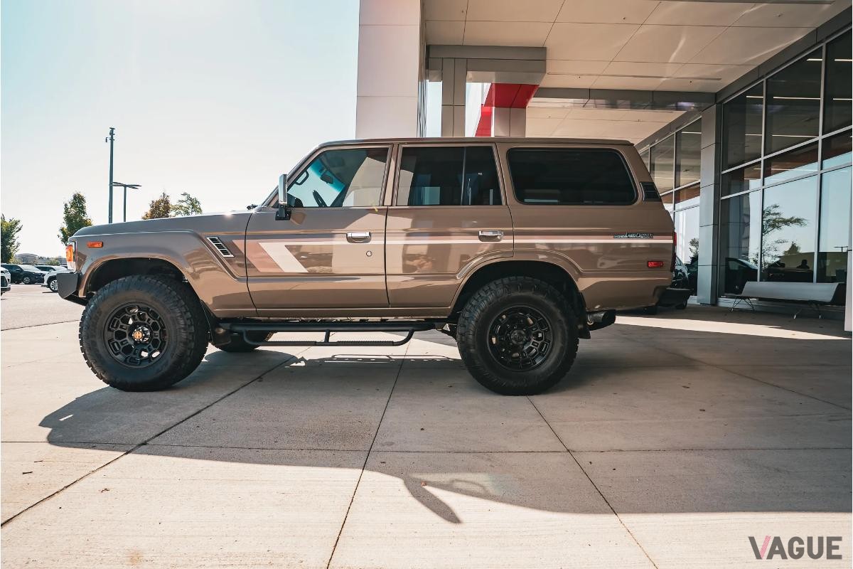 オークションに出品された1987年式トヨタ「ランドクルーザー FJ60」