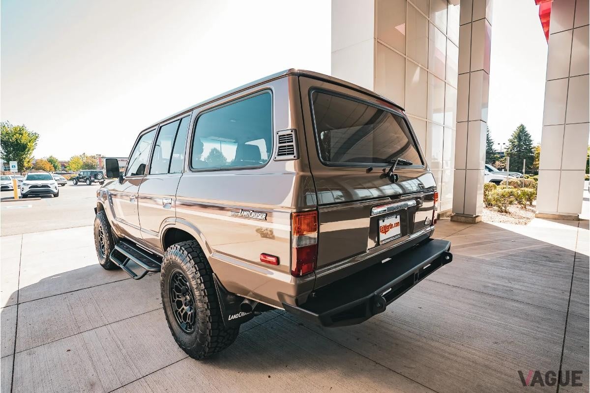 オークションに出品された1987年式トヨタ「ランドクルーザー FJ60」