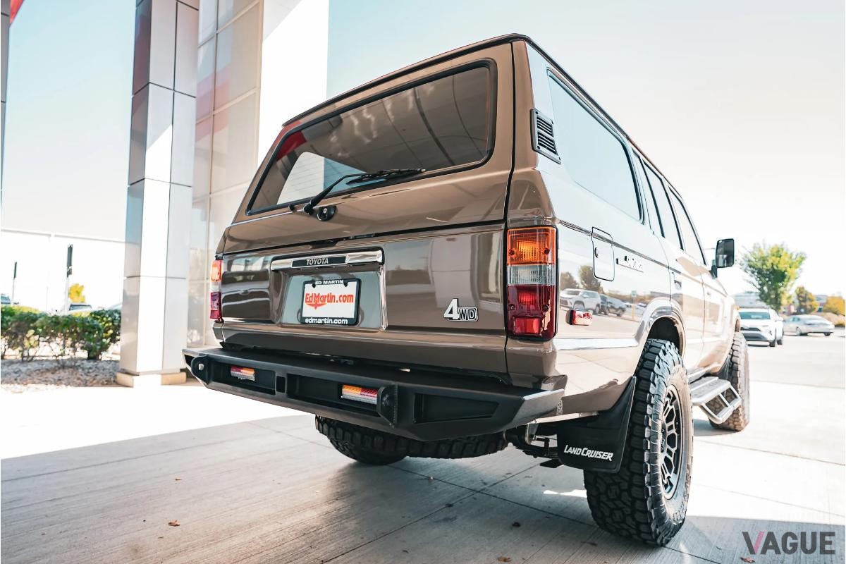 オークションに出品された1987年式トヨタ「ランドクルーザー FJ60」