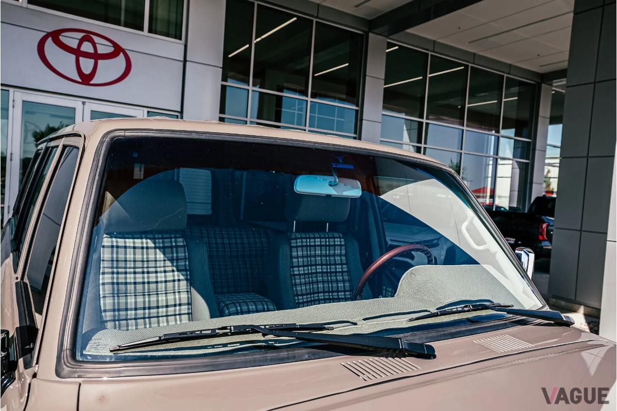 オークションに出品された1987年式トヨタ「ランドクルーザー FJ60」