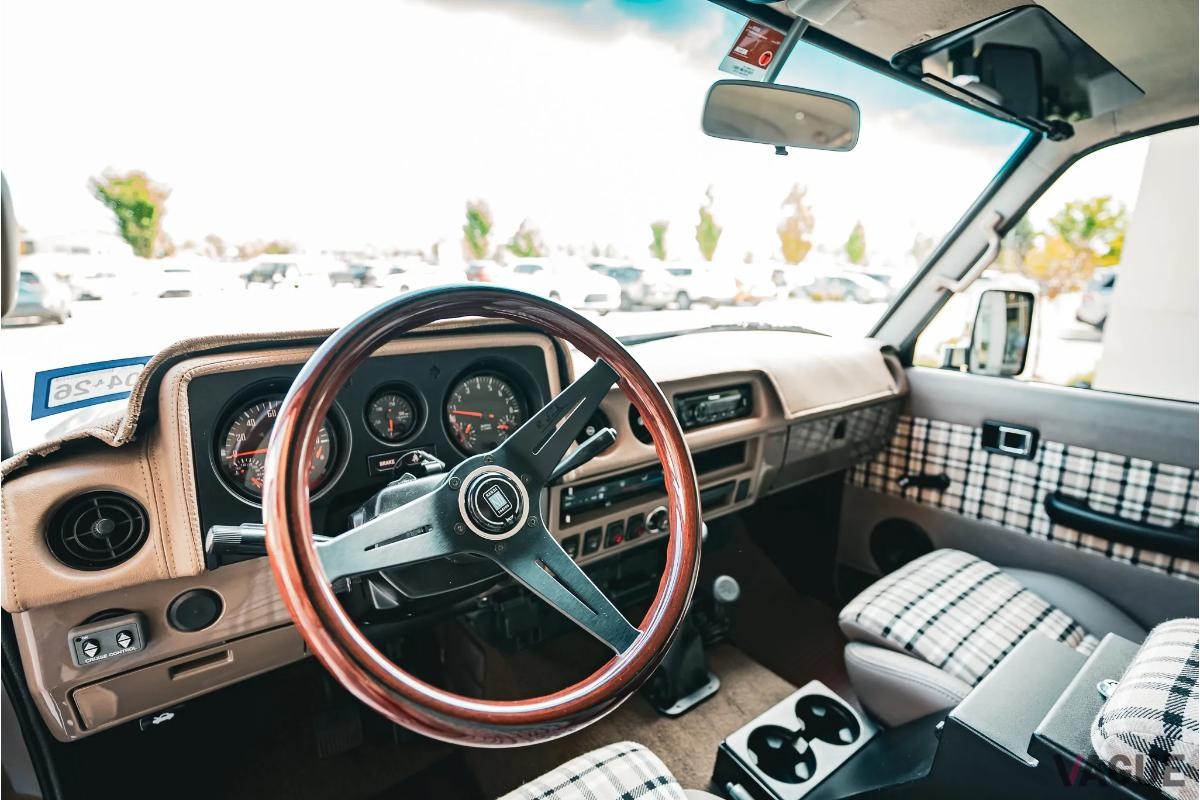 オークションに出品された1987年式トヨタ「ランドクルーザー FJ60」