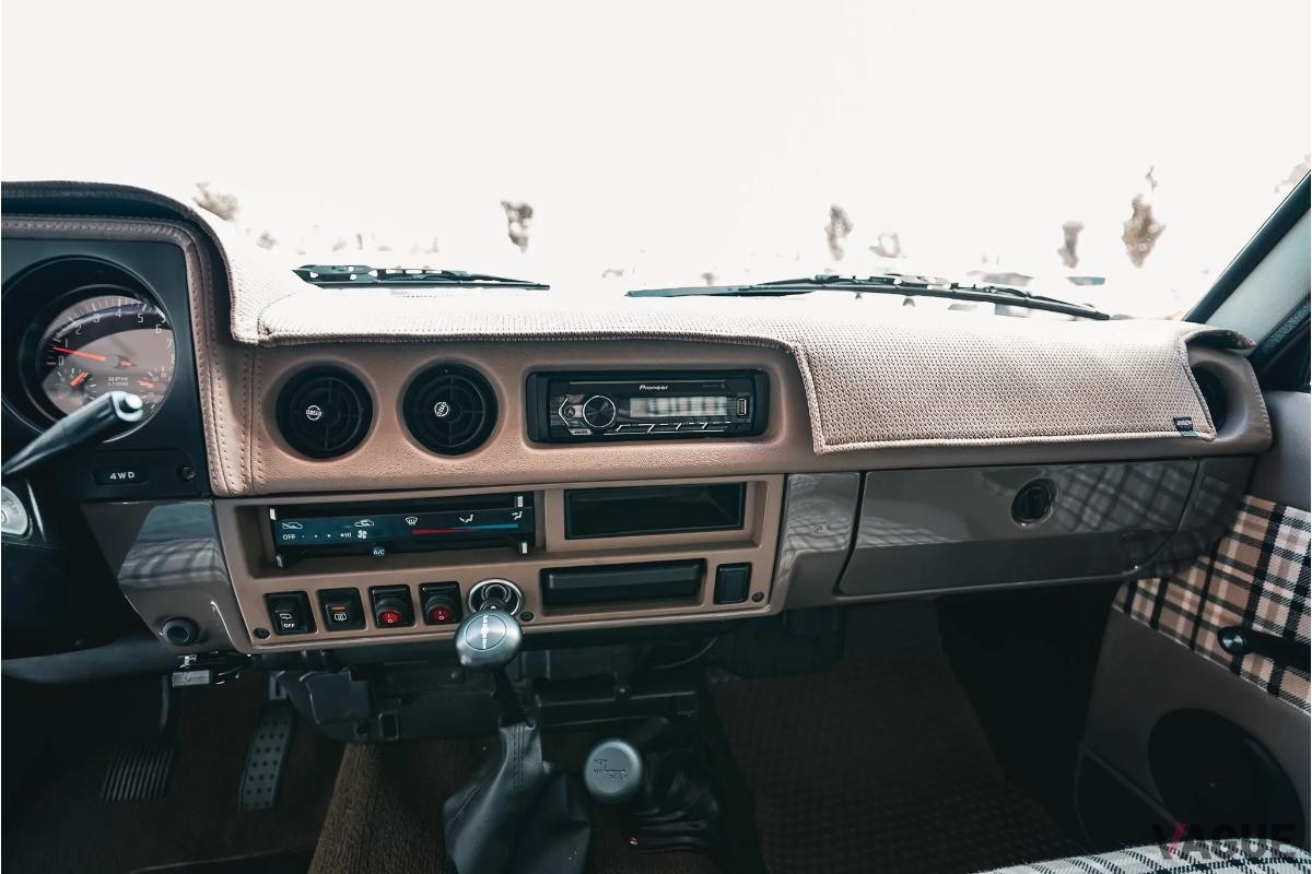 オークションに出品された1987年式トヨタ「ランドクルーザー FJ60」