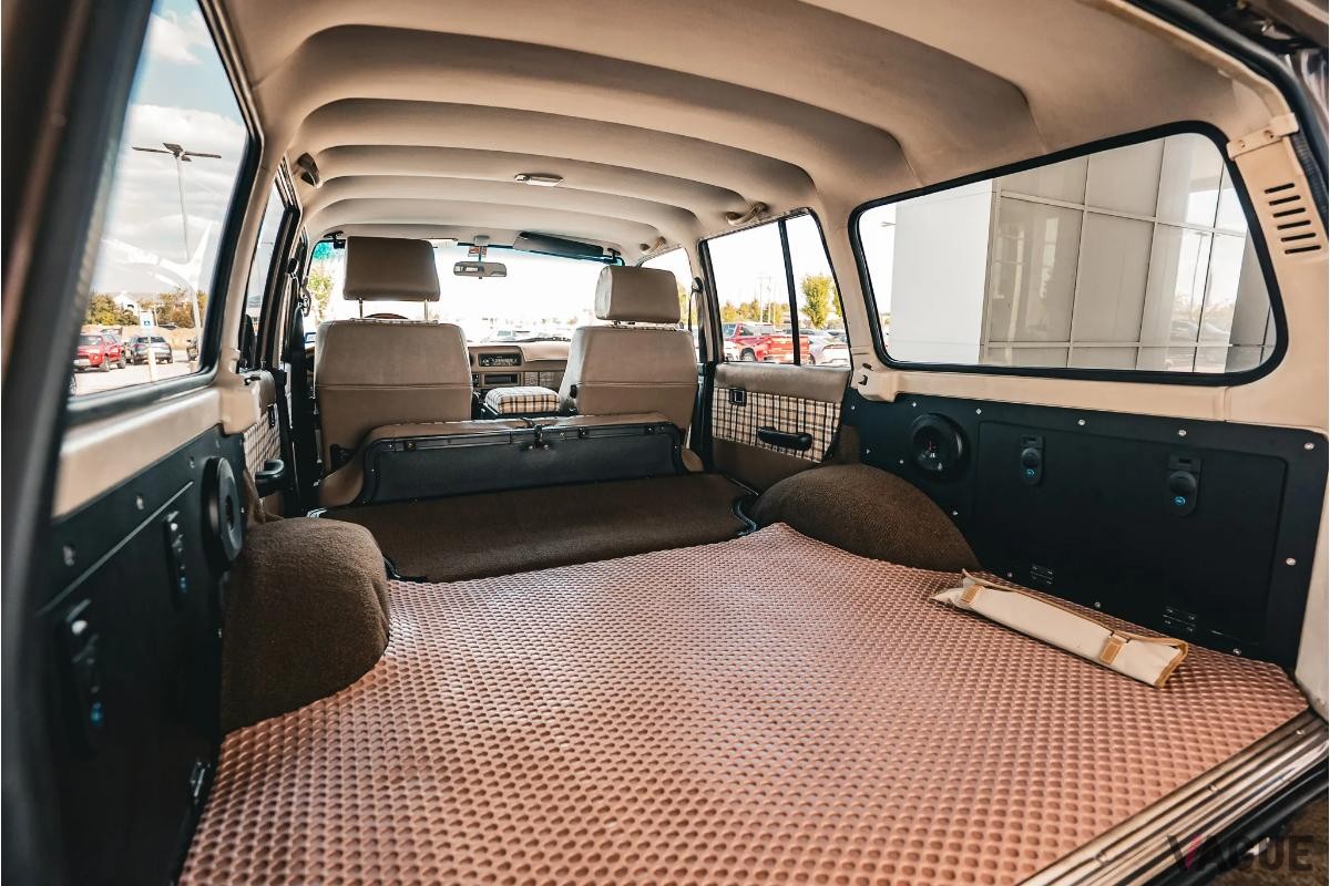 オークションに出品された1987年式トヨタ「ランドクルーザー FJ60」