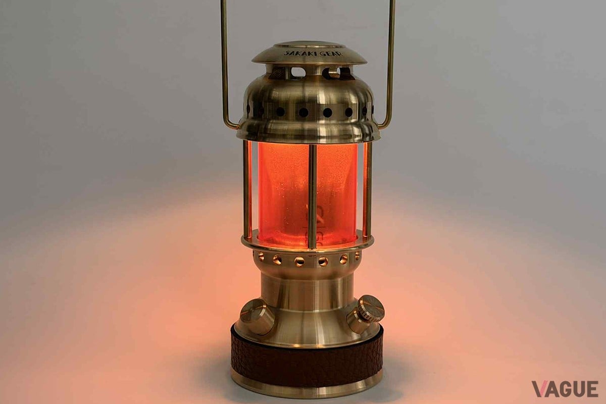 LEDもオイルも」いけちゃう！真鍮製のムードたっぷりな“2WAYランタン