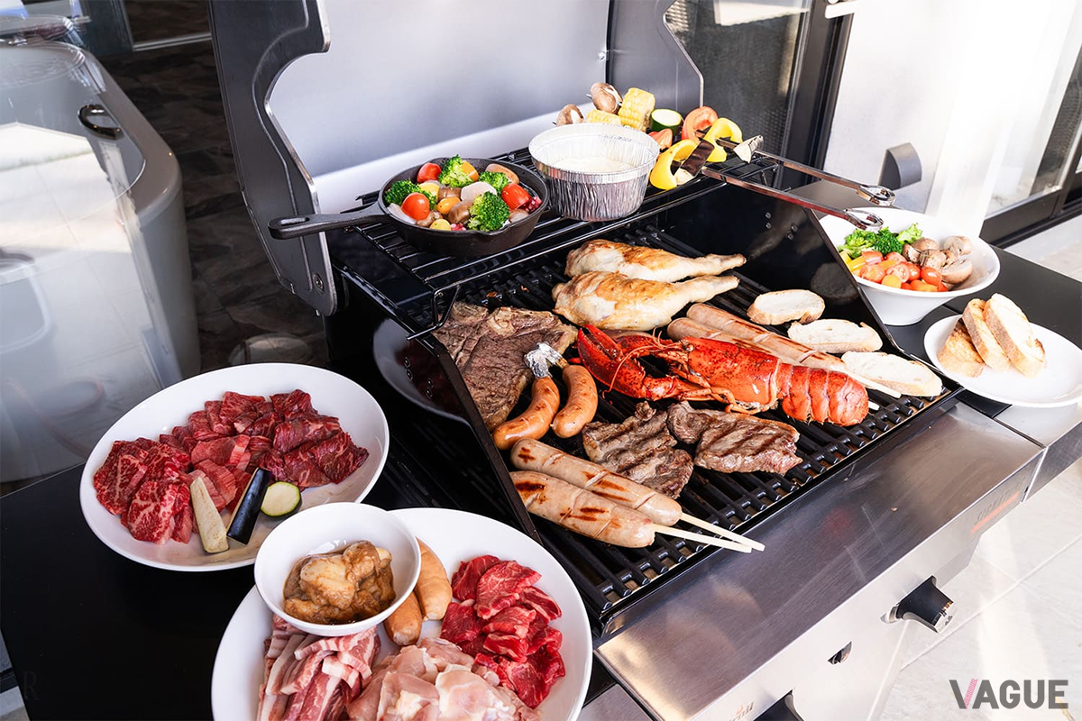 屋外スペースにはBBQコンロも完備