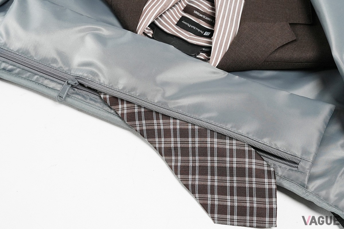 ネクタイ専用ポケット