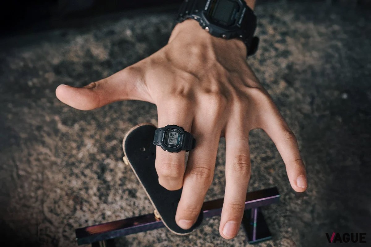 指輪タイプで登場の「G-SHOCK nano（DWN-5600）」。デザインもタフネスもG-SHOCKそのままに10分の1サイズに。スマートウォッチを時計以外の機能に専念させつつ同時に身につけるなんて使い分けも便利そう。