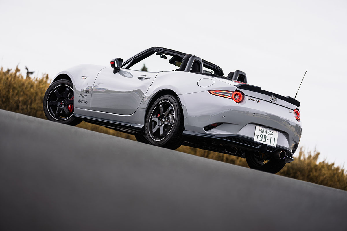 「マツダ スピリットレーシング・ロードスター 12R」