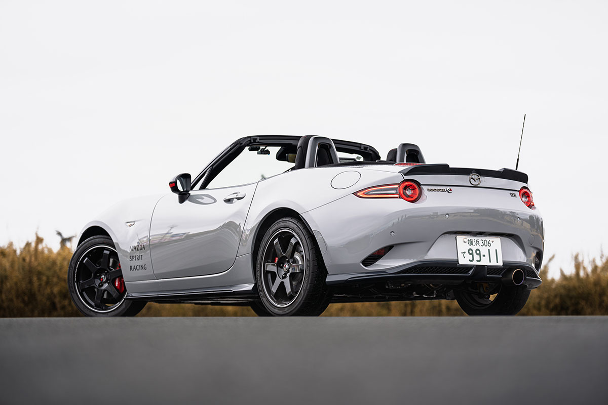 「マツダ スピリットレーシング・ロードスター 12R」