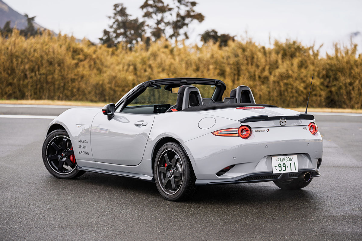 「マツダ スピリットレーシング・ロードスター 12R」