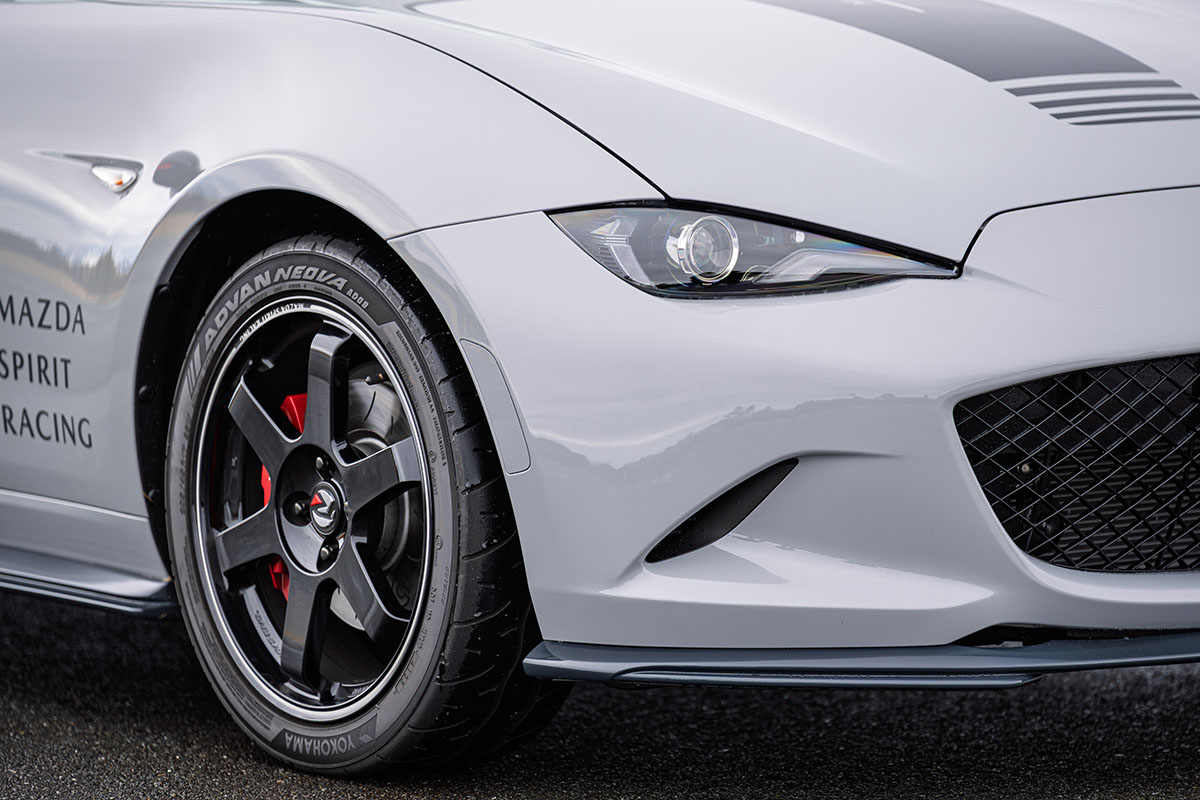 「マツダ スピリットレーシング・ロードスター 12R」