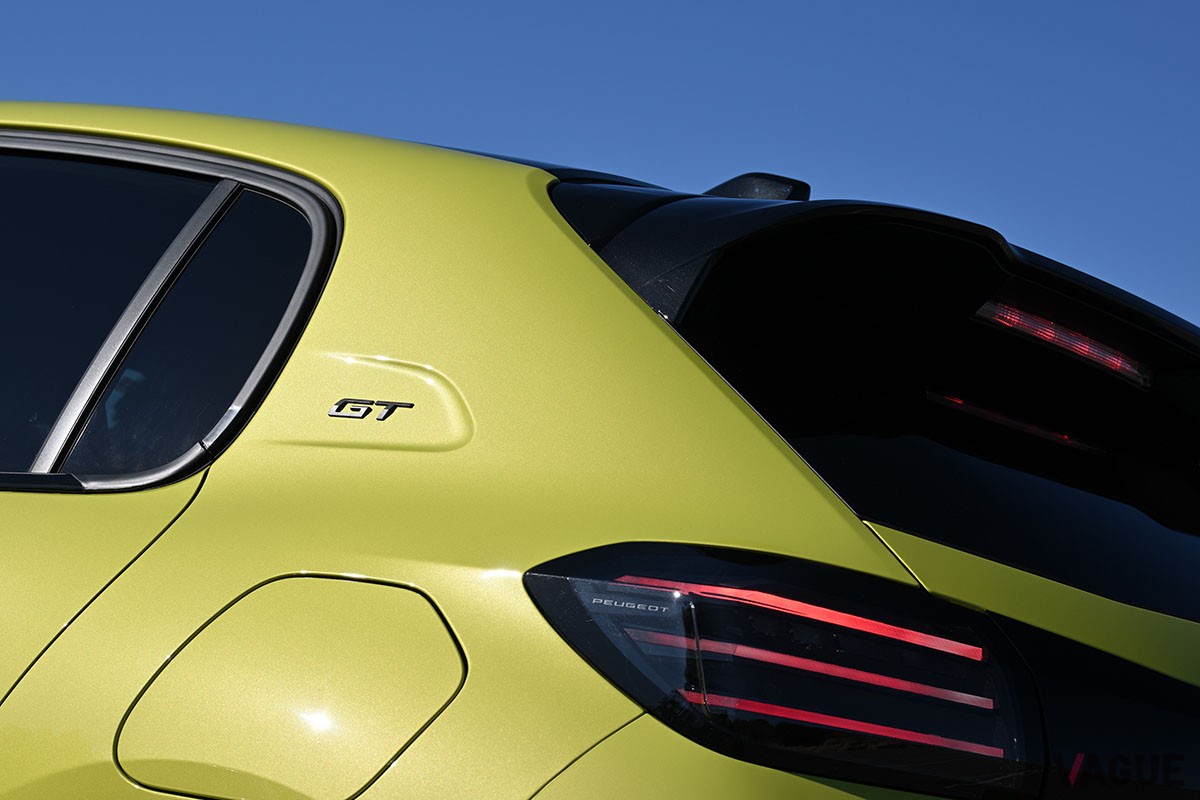プジョー「208 GTハイブリッド」