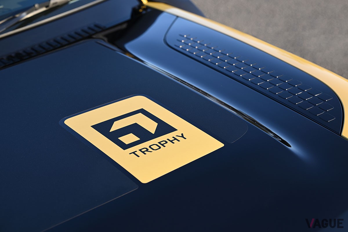 ランドローバー「ディフェンダー TROPHY EDITION CURATED FOR JAPAN」
