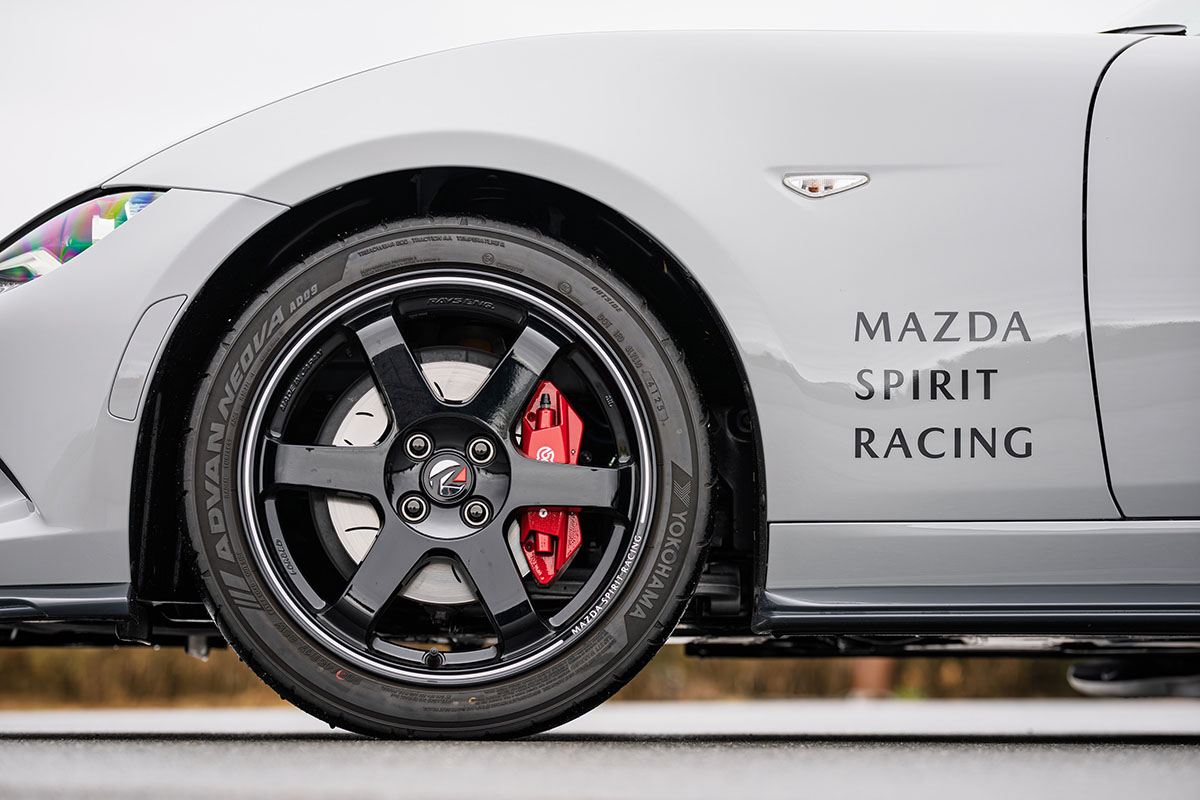 「マツダ スピリットレーシング・ロードスター 12R」
