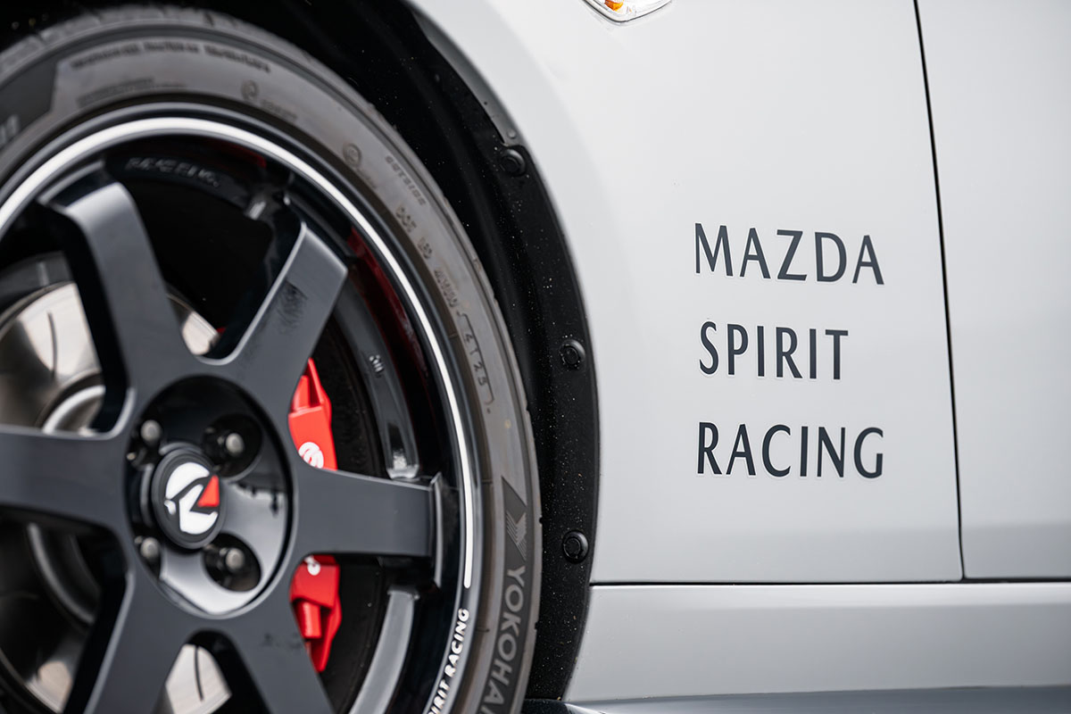 「マツダ スピリットレーシング・ロードスター 12R」