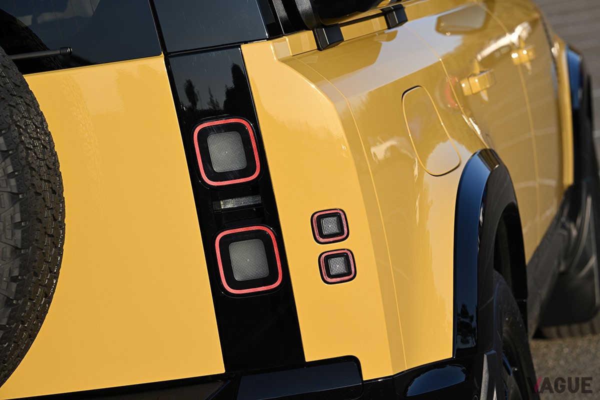 ランドローバー「ディフェンダー TROPHY EDITION CURATED FOR JAPAN」