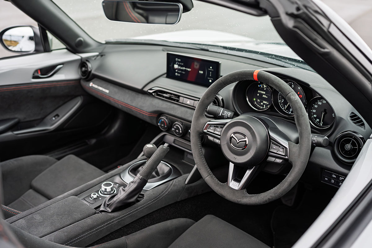 「マツダ スピリットレーシング・ロードスター 12R」