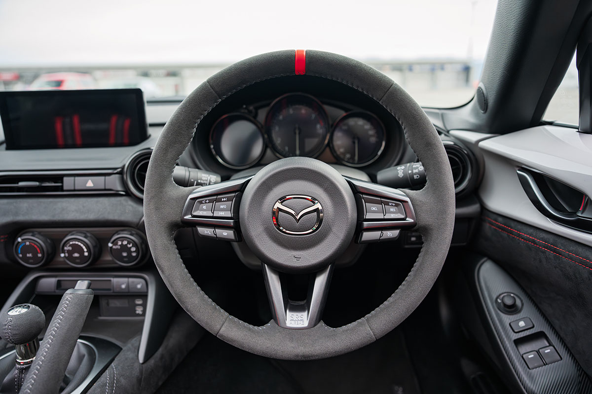 「マツダ スピリットレーシング・ロードスター 12R」